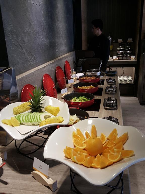 Changyu Hotel Tainan Exteriör bild