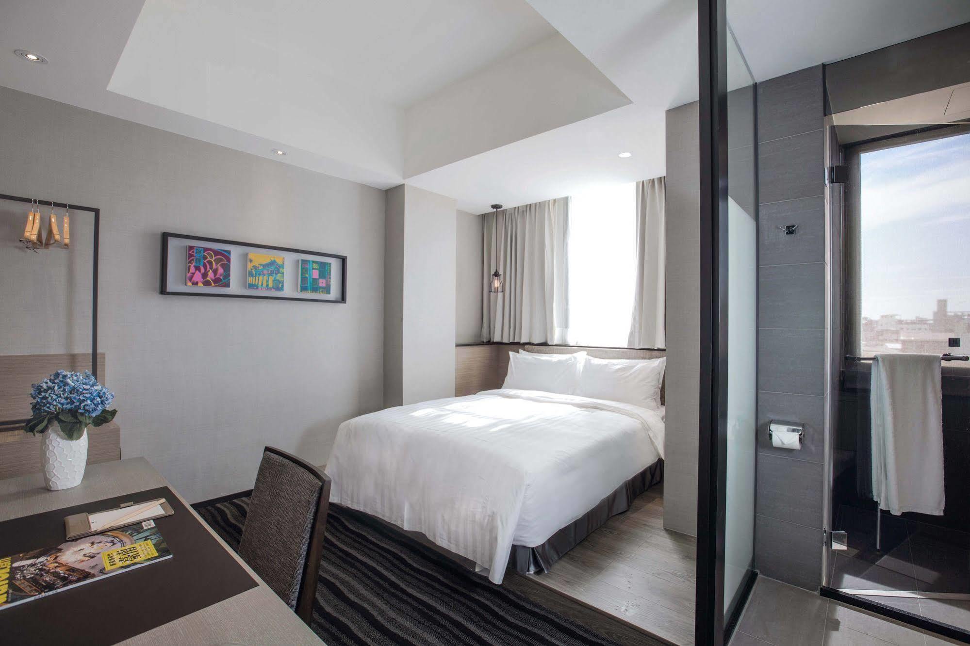 Changyu Hotel Tainan Exteriör bild